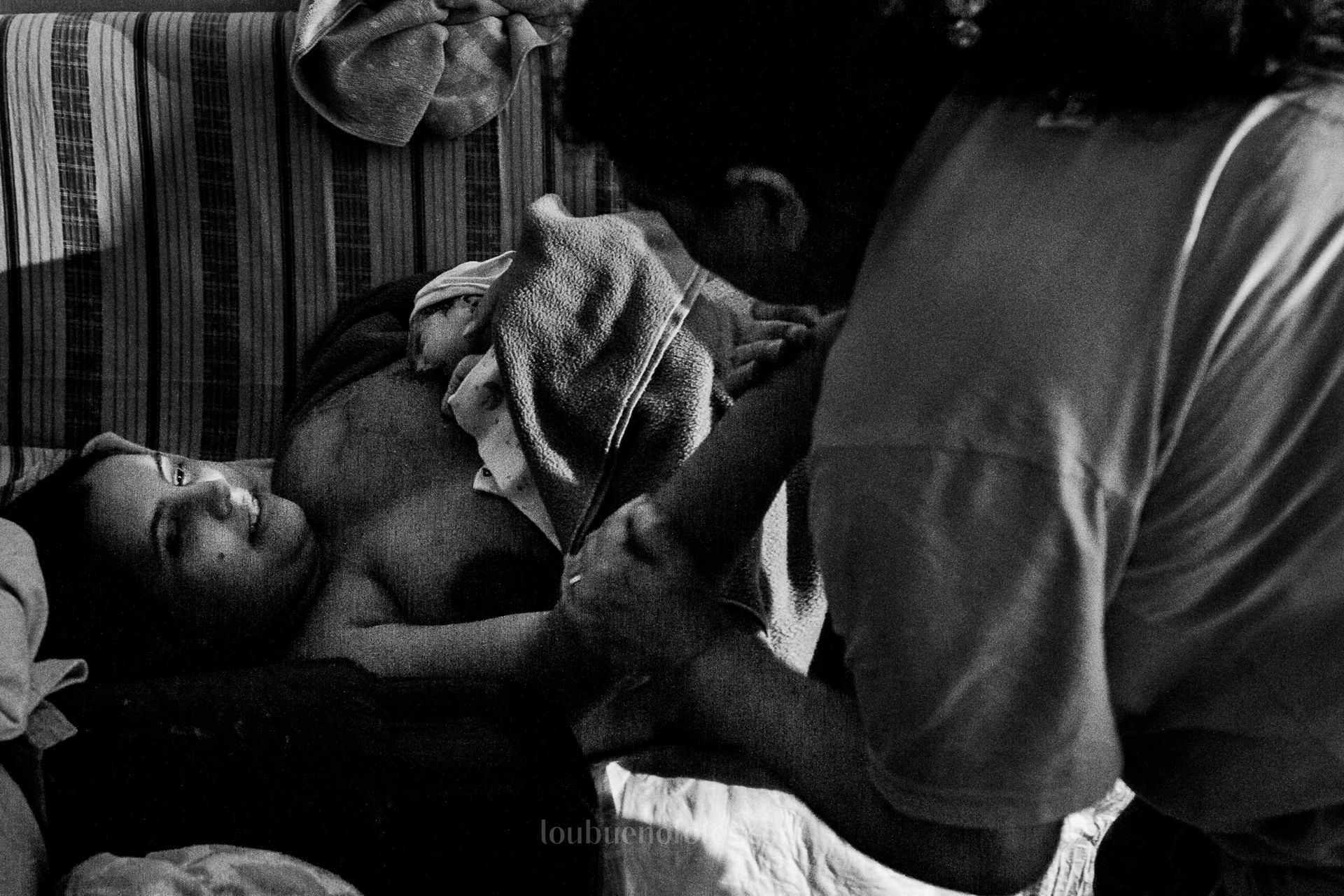 Foto Nascimento Petra - Parto Domiciliar Planejado em Curitiba Foto Nascimento Petra - Parto Domiciliar Planejado em Curitiba - Imagem 11