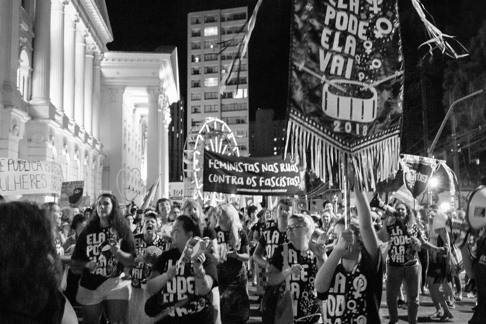 Foto 8 de Março em Curitiba - Marcha do dia internacional das mulheres de 2023 Foto 8 de Março em Curitiba - Marcha do dia internacional das mulheres de 2023 - Imagem 20