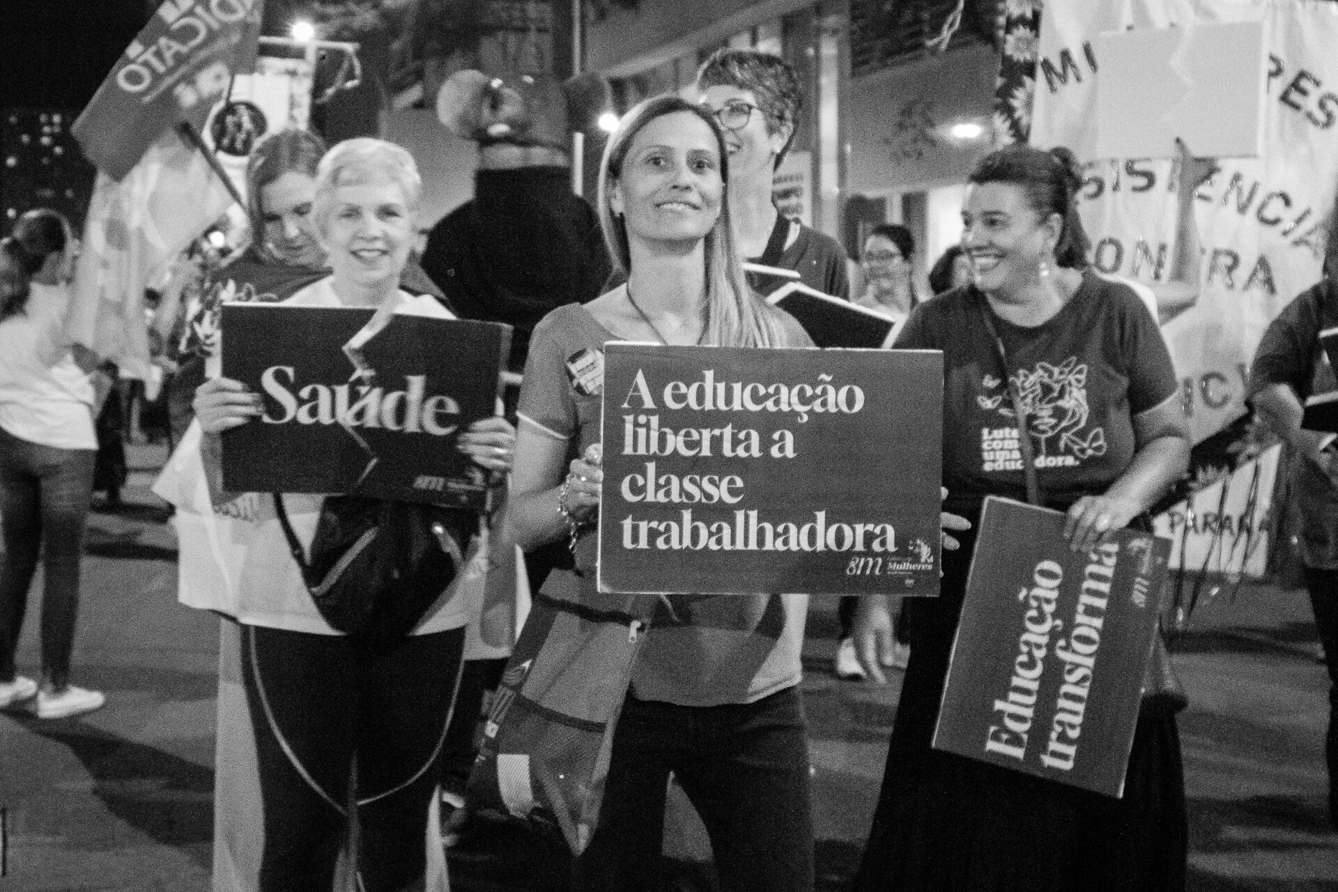 Foto 8 de Março em Curitiba - Marcha do dia internacional das mulheres de 2023 Foto 8 de Março em Curitiba - Marcha do dia internacional das mulheres de 2023 - Imagem 23