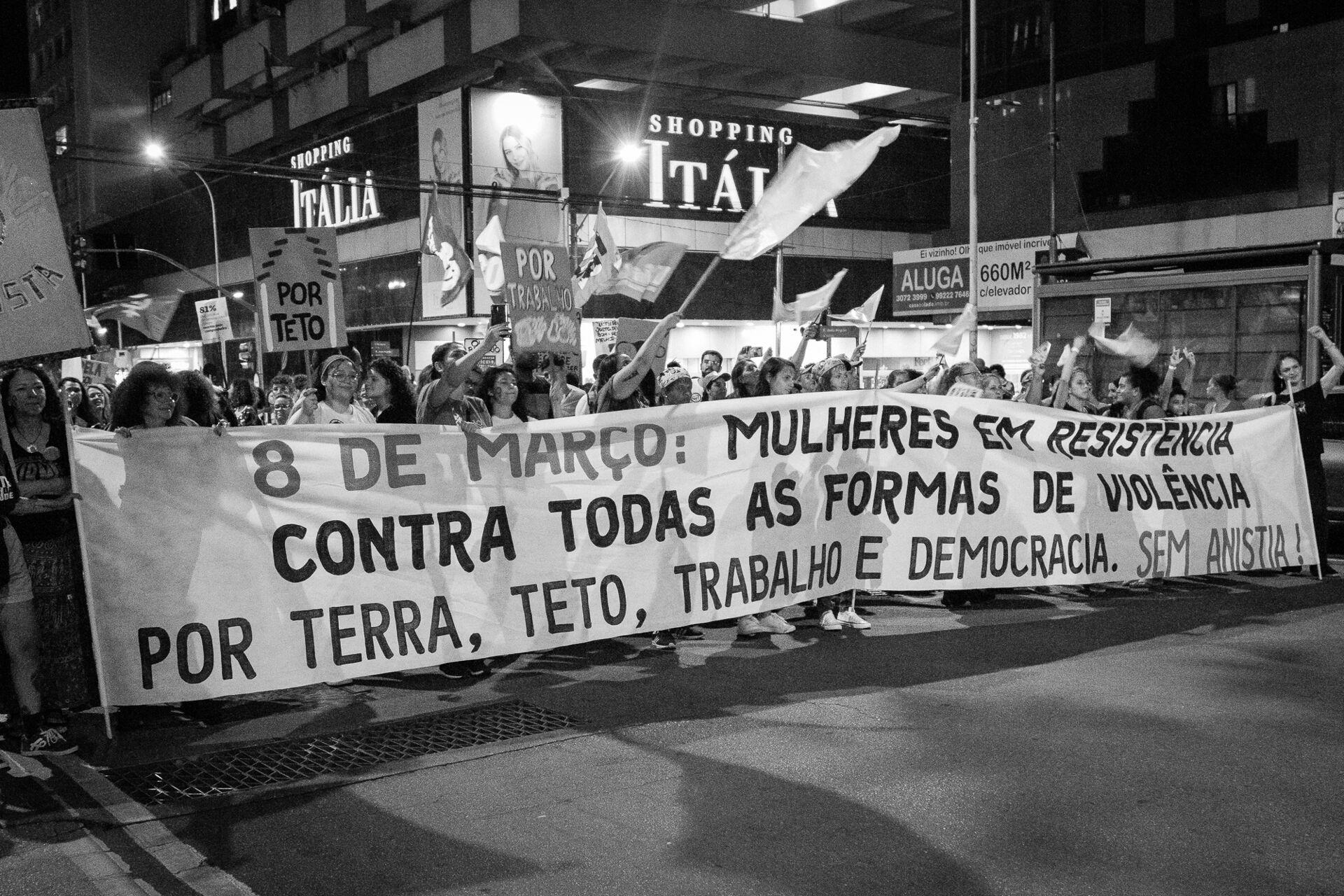Foto 8 de Março em Curitiba - Marcha do dia internacional das mulheres de 2023 Foto 8 de Março em Curitiba - Marcha do dia internacional das mulheres de 2023 - Imagem 22